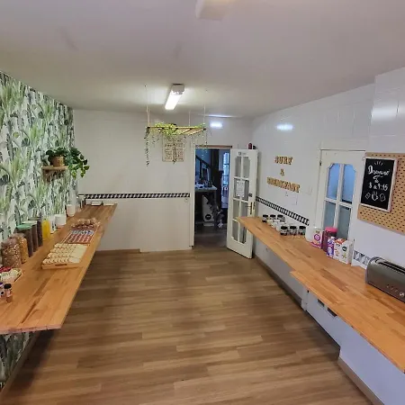 Family Surfers Hostal *